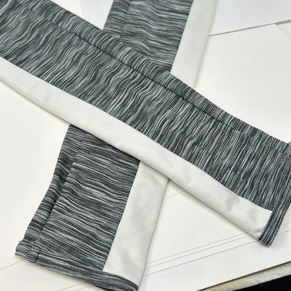 Gap Women's Gray & White Full Zip Active Wear Jacket 2 Zip Pockets Size Small - Picture 11 of 13